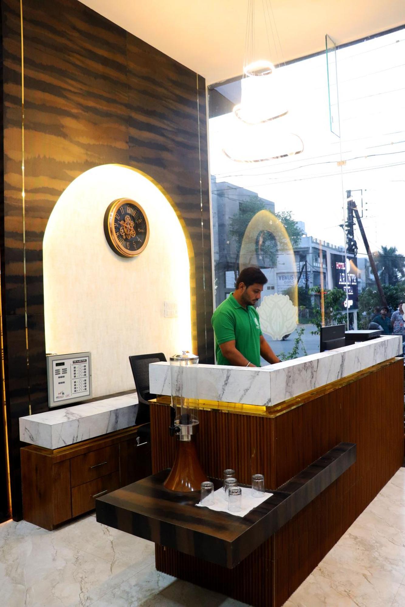 Hotel Aranyasutra Inaya, Indore Eksteriør billede