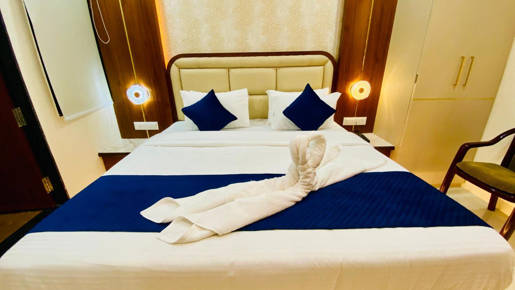 Hotel Aranyasutra Inaya, Indore Eksteriør billede