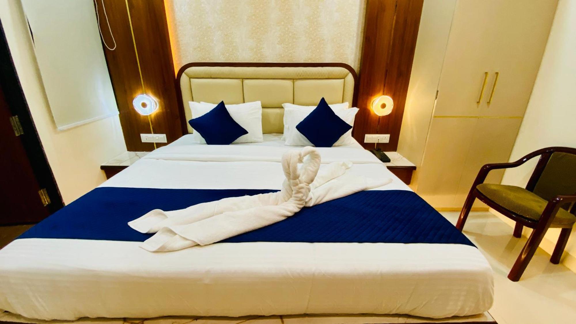 Hotel Aranyasutra Inaya, Indore Eksteriør billede