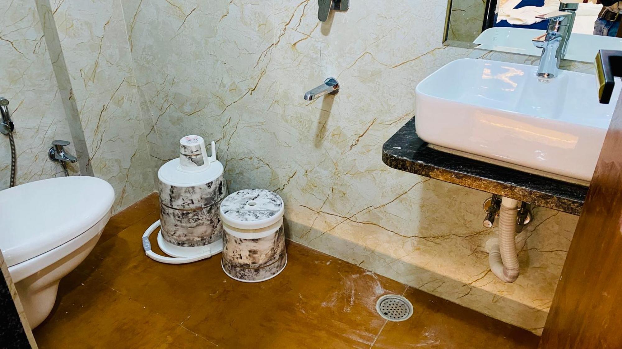 Hotel Aranyasutra Inaya, Indore Eksteriør billede