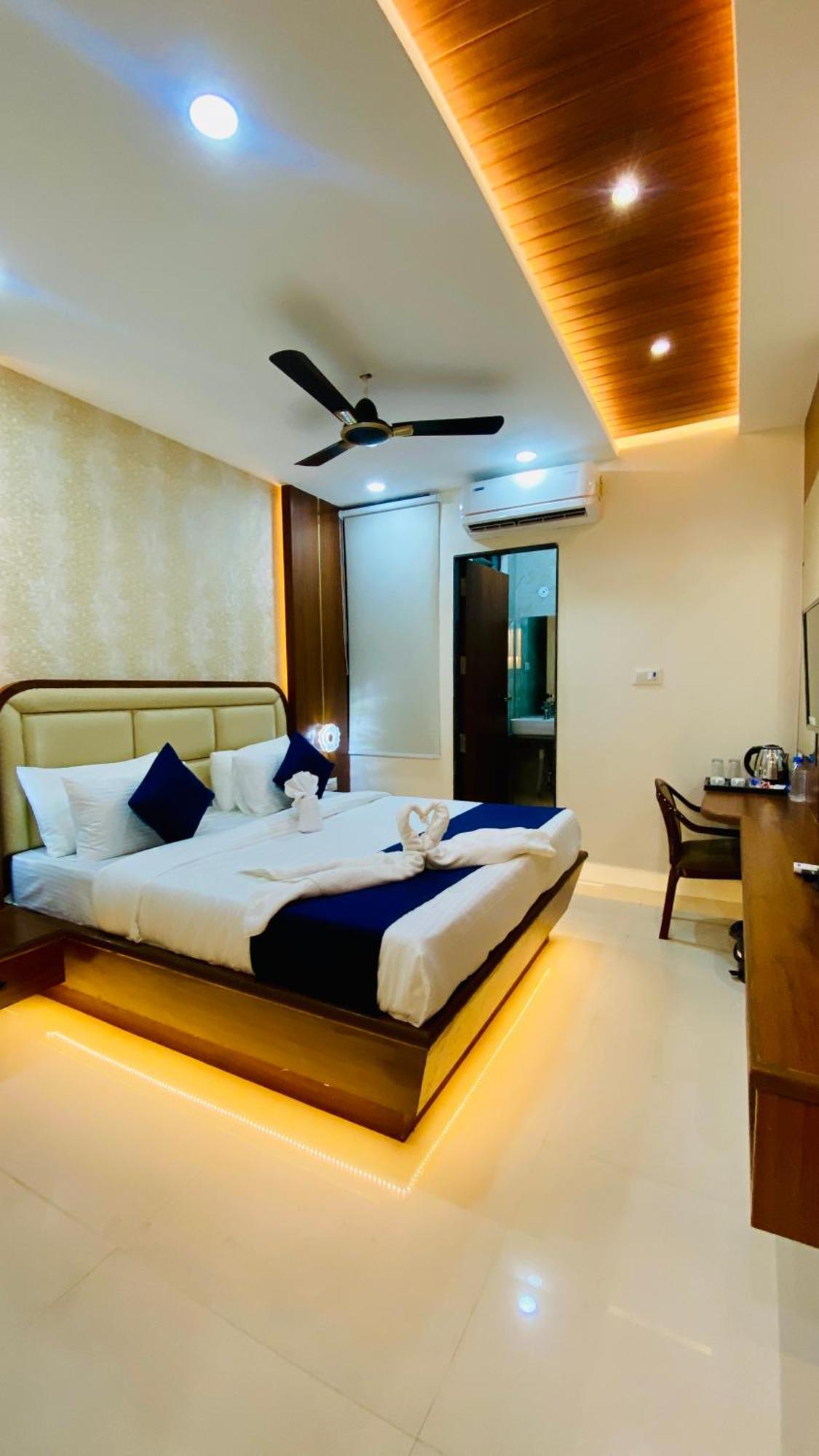 Hotel Aranyasutra Inaya, Indore Eksteriør billede