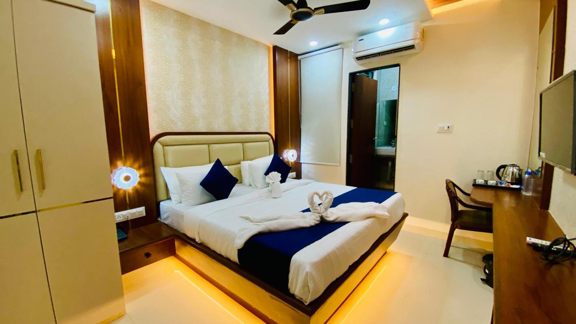 Hotel Aranyasutra Inaya, Indore Eksteriør billede