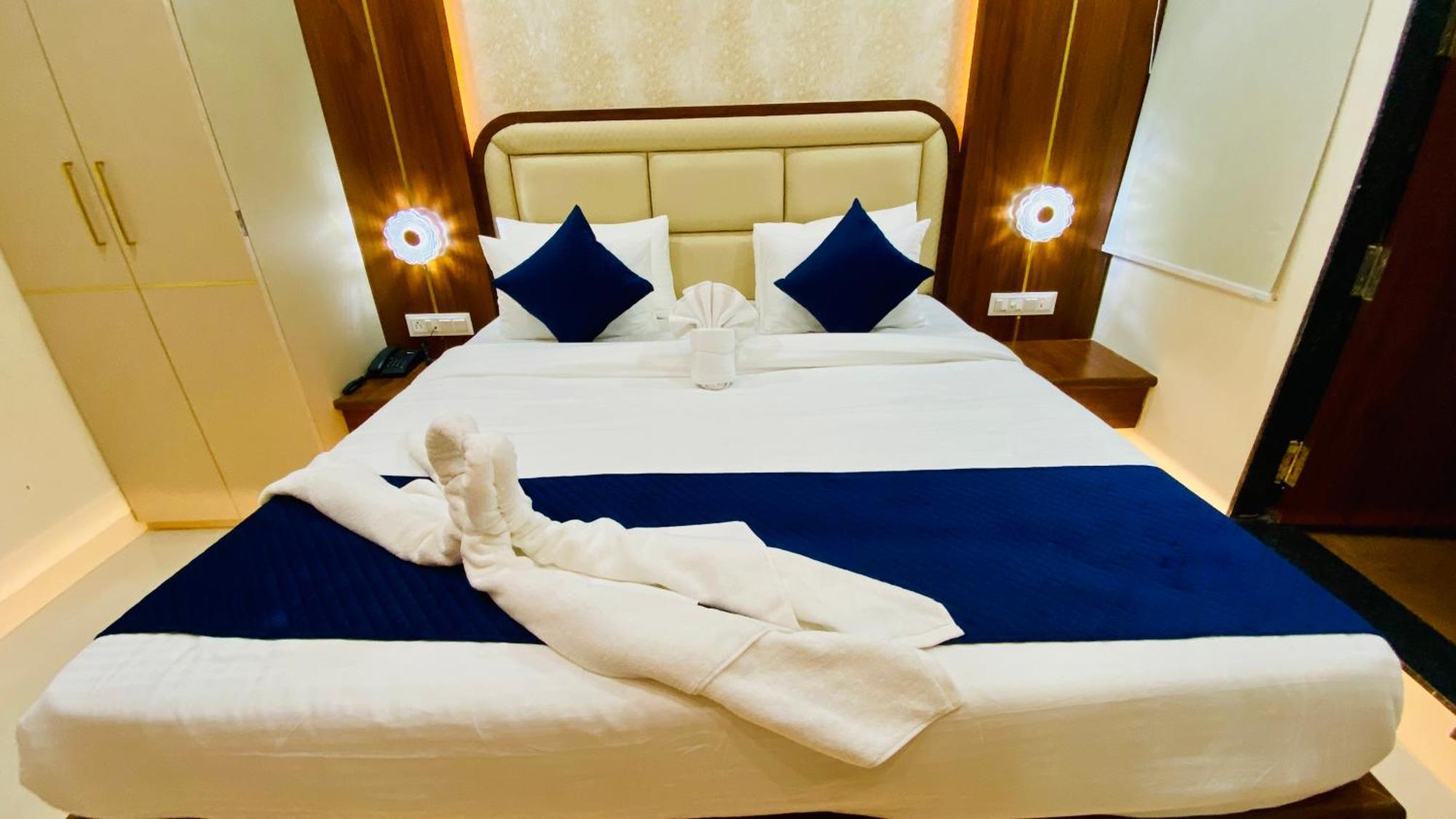 Hotel Aranyasutra Inaya, Indore Eksteriør billede