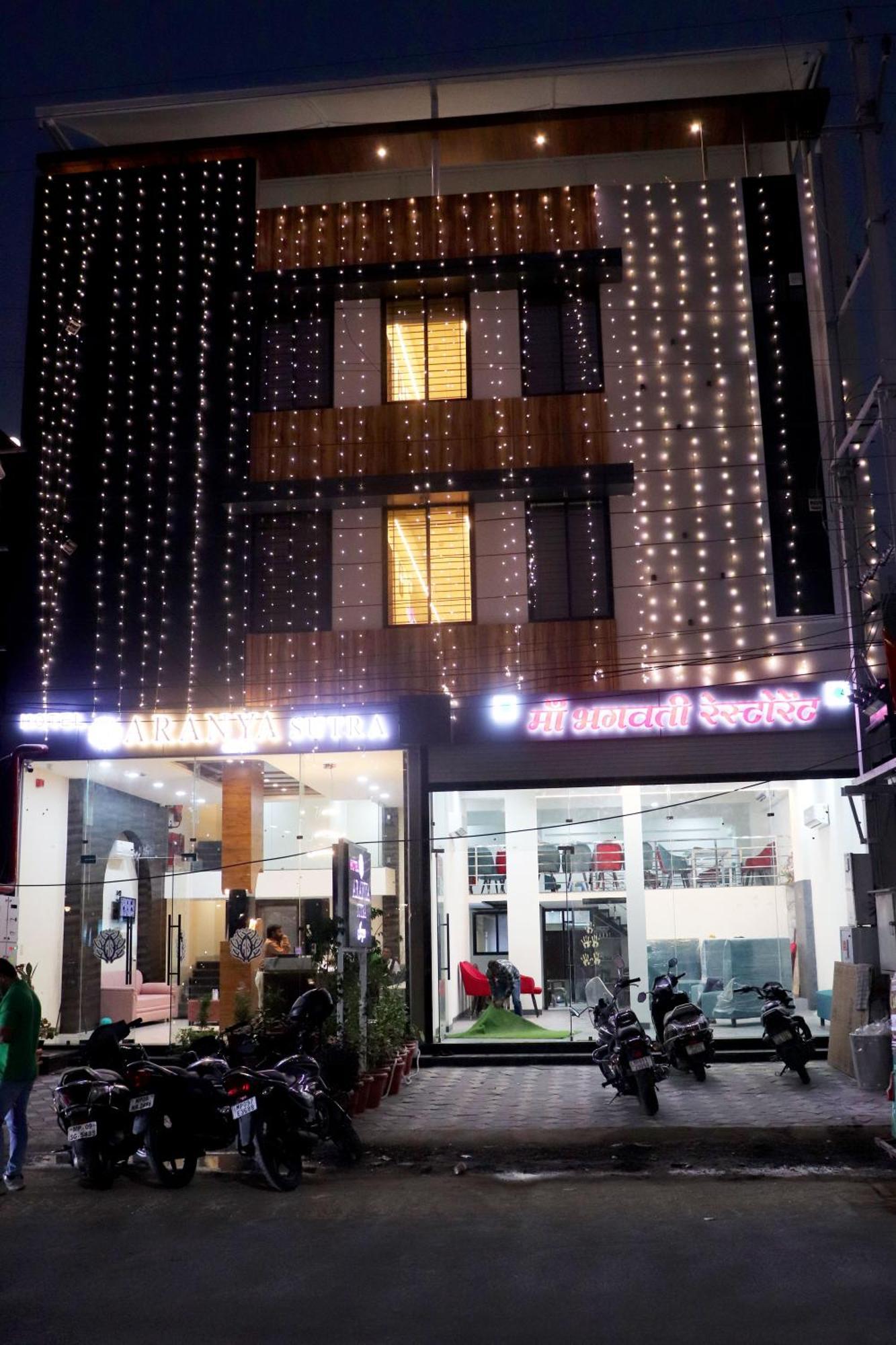 Hotel Aranyasutra Inaya, Indore Eksteriør billede