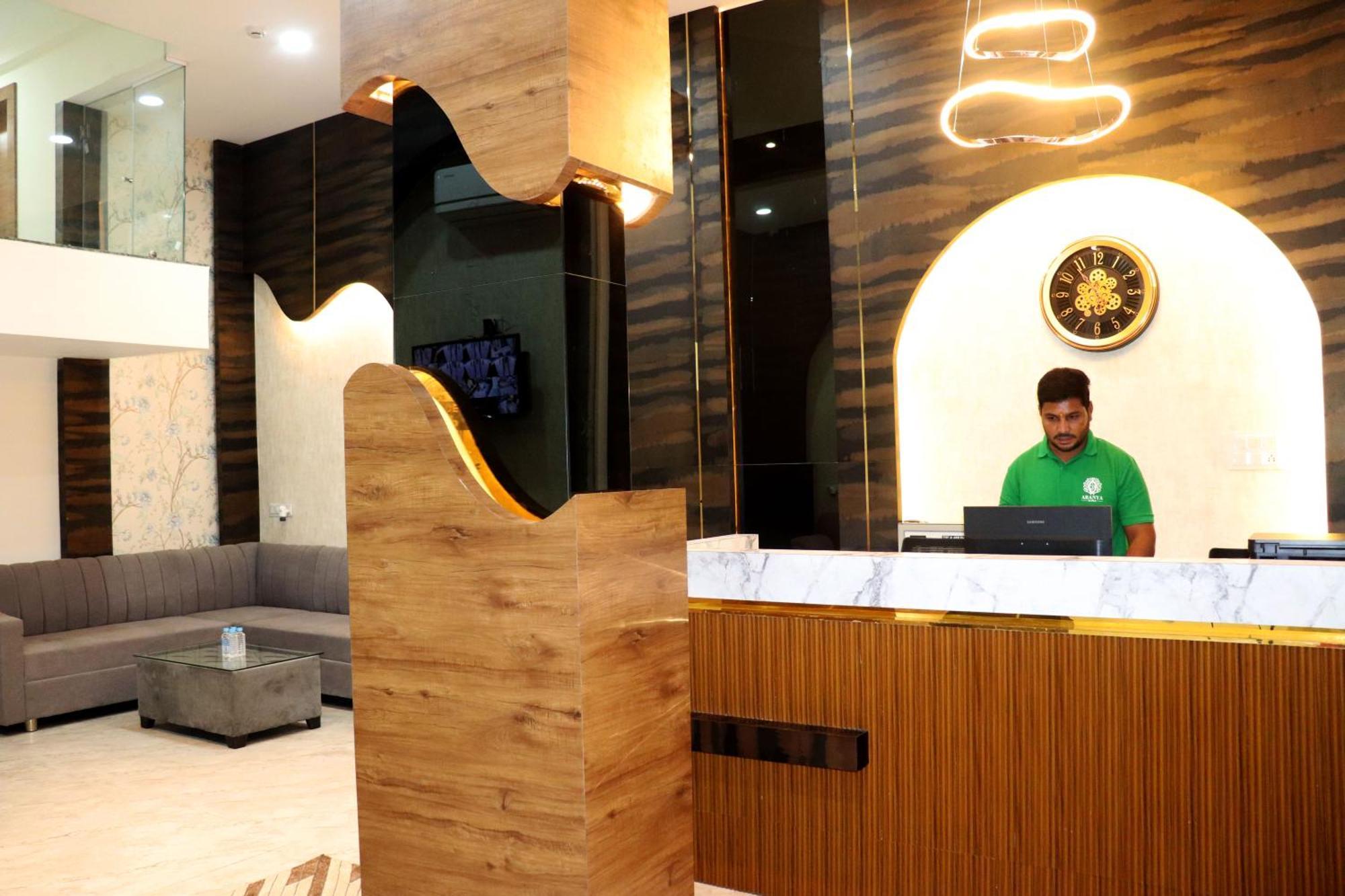 Hotel Aranyasutra Inaya, Indore Eksteriør billede